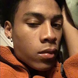 Meet your Posher, Yves